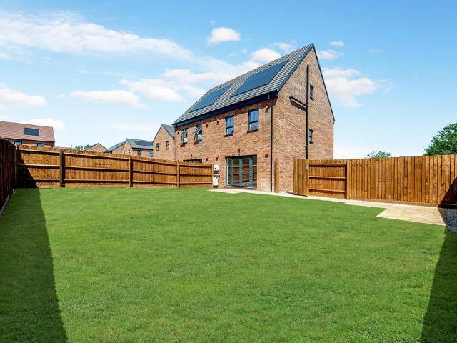 Rosas at Radial Park, 2, Chingford. 4 bed semi detached house to rent £1,975 pcm £456 pw