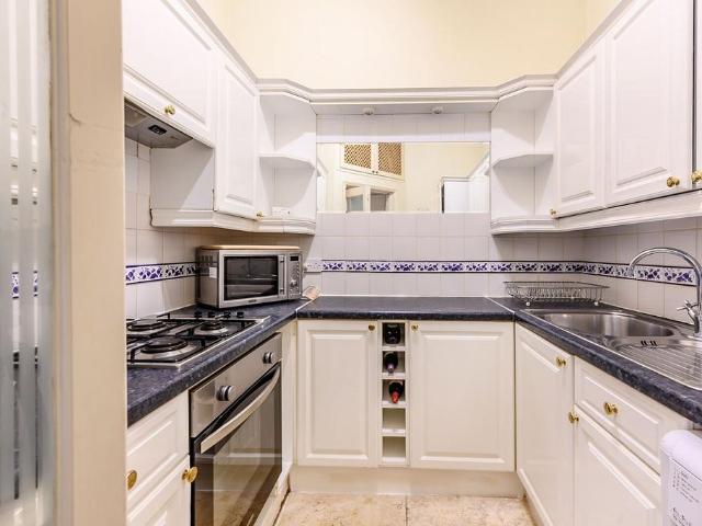 Rosary Gardens, Chelsea, London, SW7 2 bed flat to rent £5,634 pcm £1,300 pw