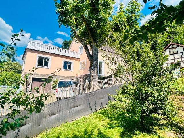 Rosbach: Wohnen mit Aussicht am Wald plus Bauland
