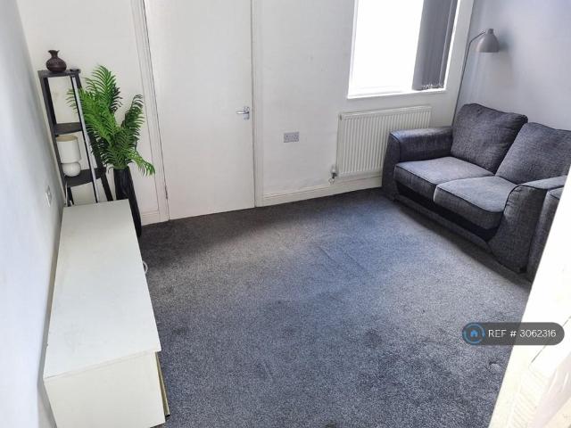 Roscoe Street, Middlesbrough, TS1 3 bed terraced house to rent £750 pcm £173 pw