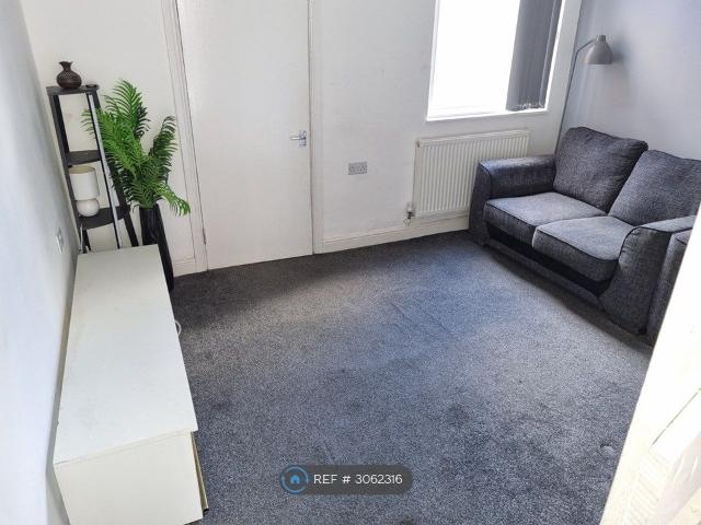 Roscoe Street, Middlesbrough TS1, 3 bed terraced house to rent, £750 pcm | PrimeLocation