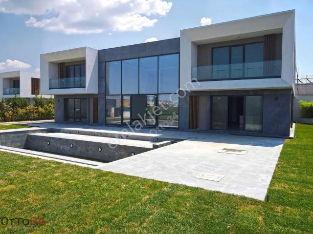 Rose Marine Villageda Büyük Bahçeli Havuzlu Kiralık Villa