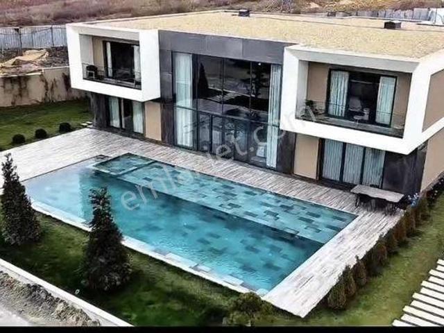 Rose Marine'de Ultra Lüks 6+1 Villa, Sahilde Prestijli Yaşam!