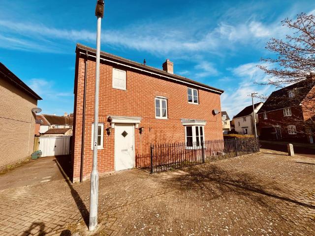 Rose Allen Avenue, Colchester 3 bed semi detached house to rent £1,550 pcm £358 pw
