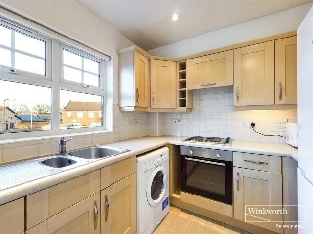 Rose Bates Drive, Kingsbury NW9 2 bed apartment to rent £1,800 pcm £415 pw