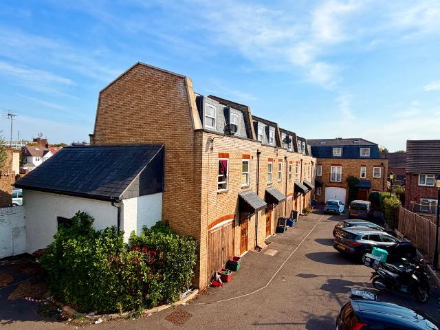 Rose & Crown Mews, Isleworth TW7, 4 bed terraced house to rent, £2,695 pcm | PrimeLocation