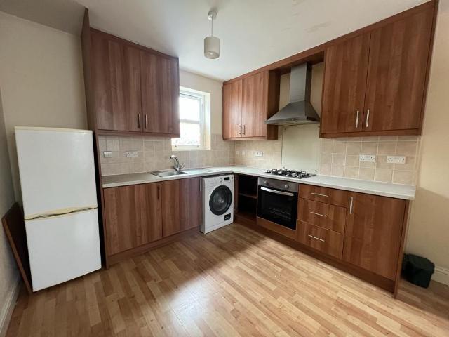 Rose & Crown Mews, Isleworth TW7, 4 bed end terrace house to rent, £2,895 pcm | PrimeLocation