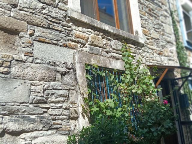 Rose Emlak'tan Satılık Restore Edilmiş Rum Taş Evi