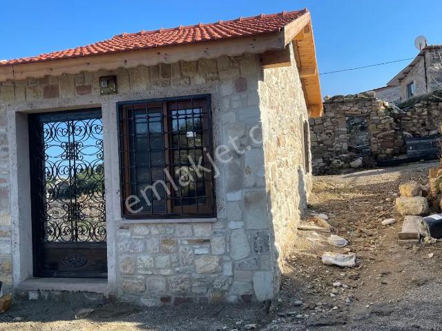 Rose Emlak'tan Satılık Taş Köy Evi