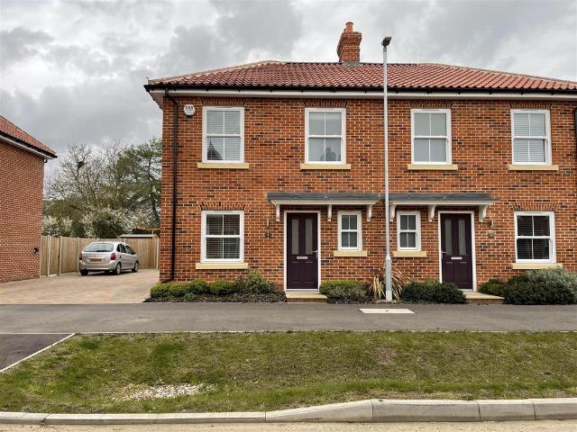 Rose Fields, Manningtree CO11 2 bed house to rent £1,375 pcm £317 pw