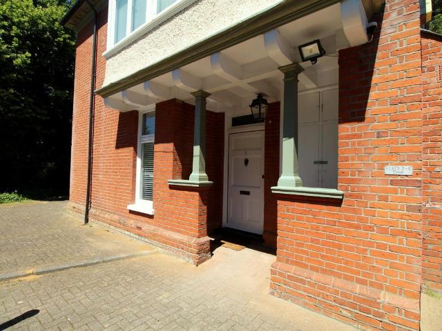 Rose Hill Crescent, Ipswich IP3, 2 bed maisonette to rent, £995 pcm | PrimeLocation