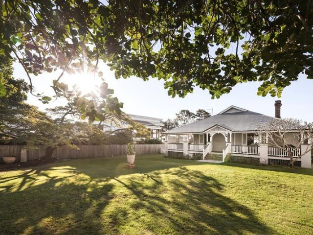 'Rose Hill' An Illustrious c.1896 Home on an Elevated Norman Park Parcel