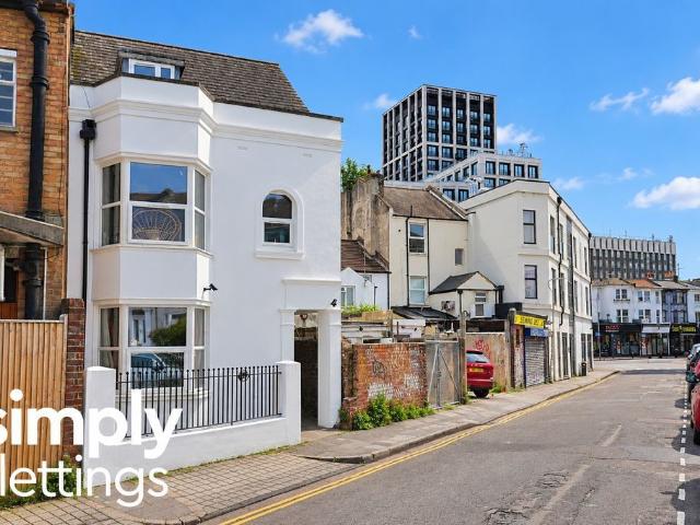 Rose Hill Terrace, Brighton BN1, 1 bed flat to rent, £1,295 pcm | PrimeLocation