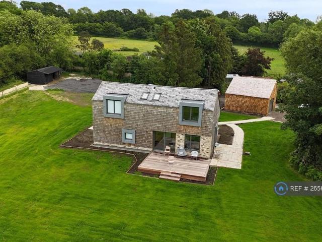 Rose Hill, Uckfield, TN22 3 bed detached house to rent £2,990 pcm £690 pw
