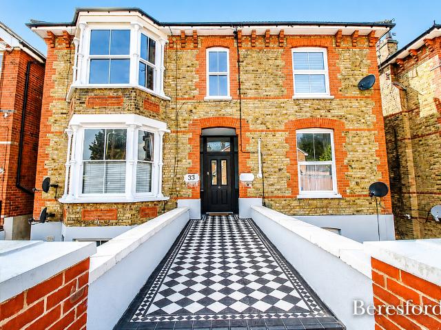 Rose Valley CM14, 1 bed flat to rent, £1,350 pcm | PrimeLocation