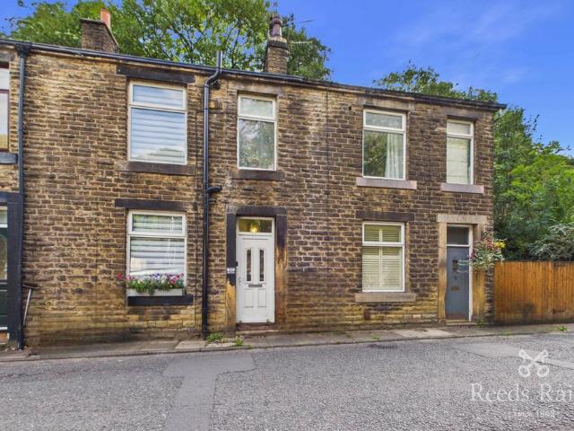 Rose Villas, Hebden Bridge HX7 2 bed terraced house to rent £900 pcm £208 pw