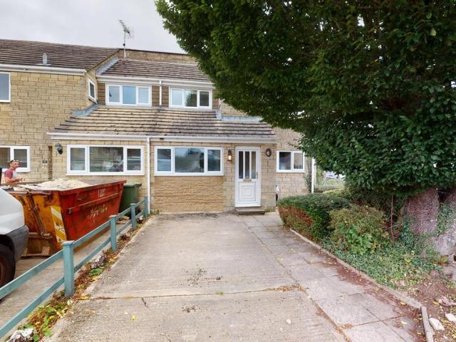 Rose Way, Cirencester GL7 5 bed house share to rent £2,500 pcm £577 pw