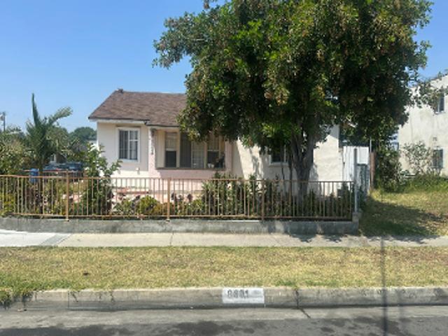 Rosecrans Ave