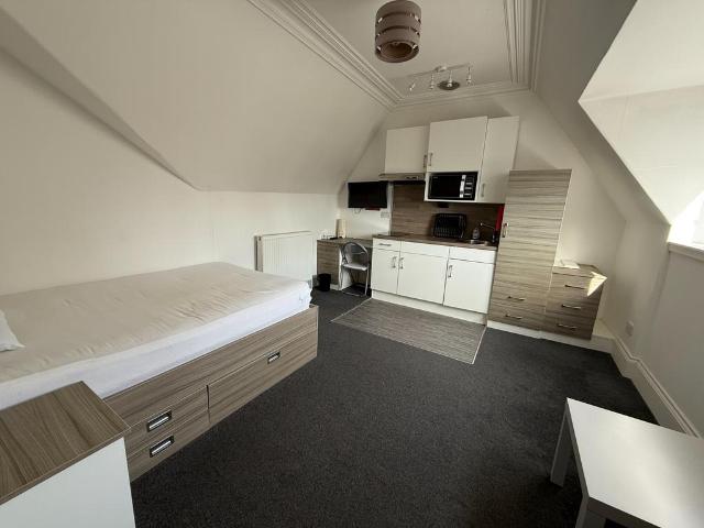Roseangle, West End, Dundee, DD1 Studio to rent £695 pcm £160 pw
