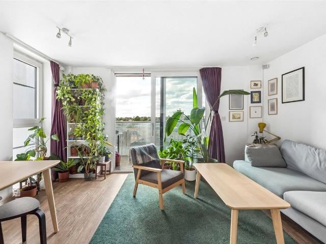 Roseberry Place, London E8, 2 bed flat to rent, £2,800 pcm | PrimeLocation