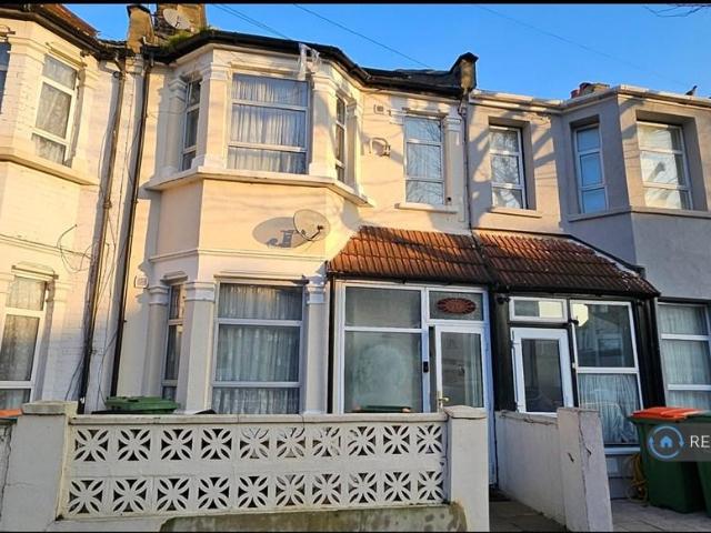 Rosebery Ave, London, E12 6 bed terraced house to rent £3,250 pcm £750 pw
