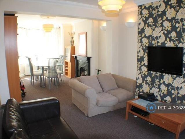 Rosebery Avenue, West Bridgford. 1 bed in a house share to rent £475 pcm £110 pw