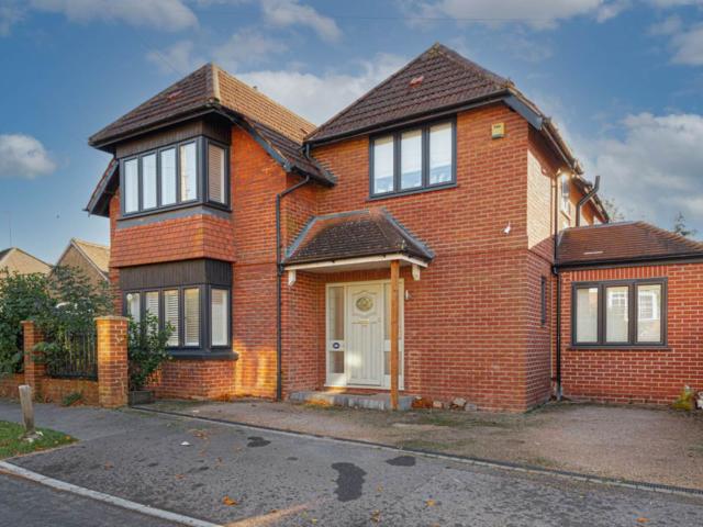 Rosebery Road, Epsom KT18, 4 bed detached house to rent, £3,900 pcm | PrimeLocation