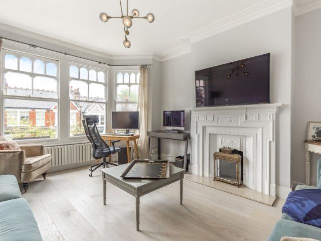 Rosebery Road, London, N10