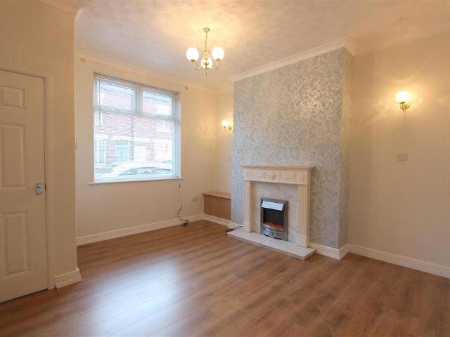 Rosebery Street, Darlington 2 bed terraced house to rent £595 pcm £137 pw