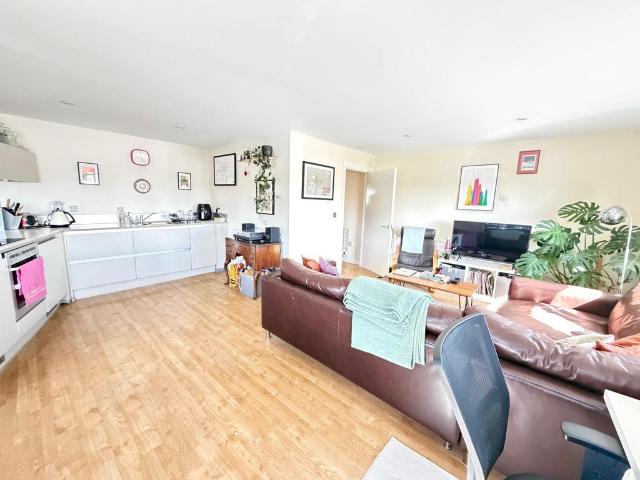 Rosegate House, London, E3 1 bed apartment to rent £1,900 pcm £438 pw