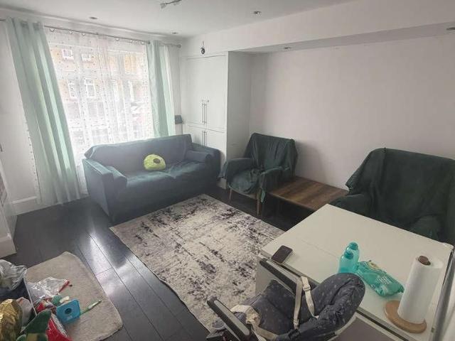 Rosedale Avenue, Hayes, UB3