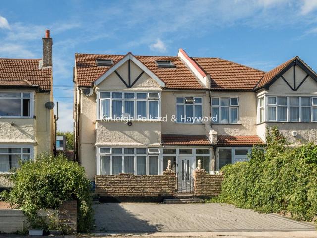 Rosedene Avenue, London SW16, 3 bed flat to rent, £2,650 pcm | PrimeLocation
