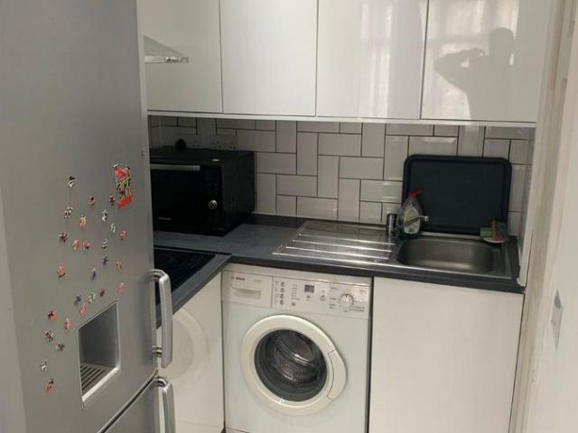 Rosedene Gardens, Ilford IG2, Studio to rent, £800 pcm | PrimeLocation