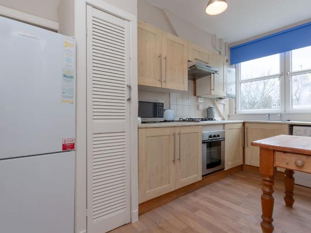Rosemount Place, Rosemount, Aberdeen AB25, 2 bed penthouse to rent, £610 pcm | PrimeLocation