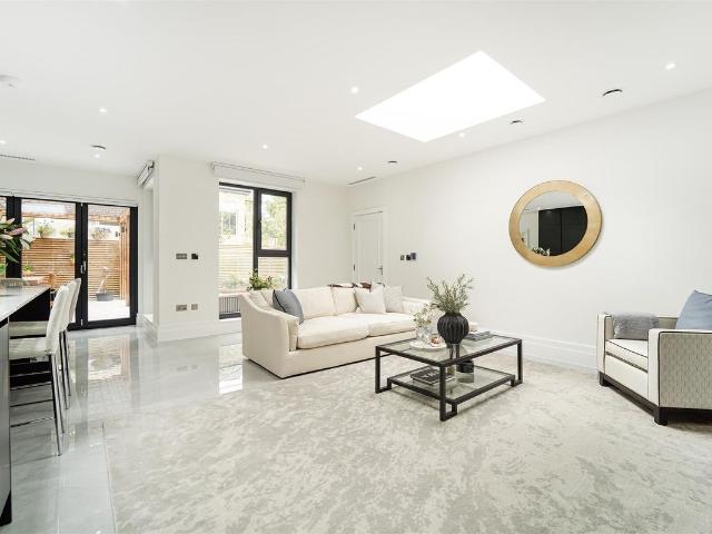 Rosemount Road, Acton W3, 4 bed cottage to rent, £6,500 pcm | PrimeLocation