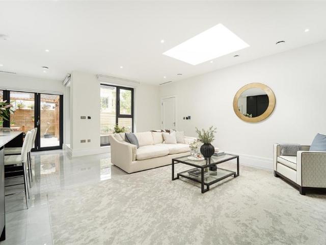 Rosemount Road, Acton, W3 4 bed cottage to rent £6,500 pcm £1,500 pw