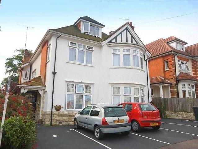 Rosemount Road, Bournemouth, Dorset, BH4 2 bed apartment to rent £950 pcm £219 pw