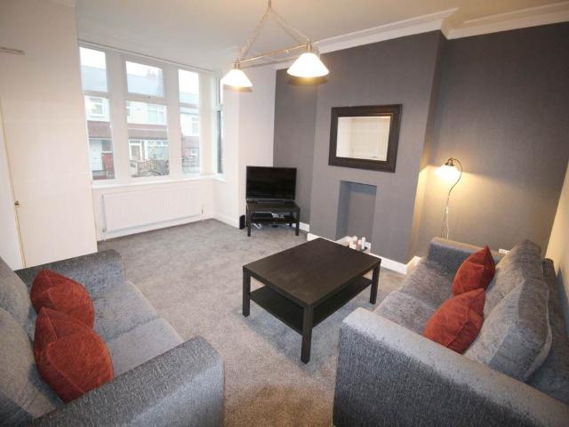 Rosemont Walk Room 2, Bramley, Leeds