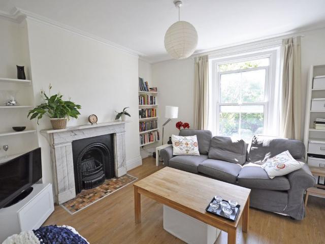 Rosemary Terrace, Rosemary Lane, Mortlake SW14, 1 bed flat to rent, £1,700 pcm | PrimeLocation