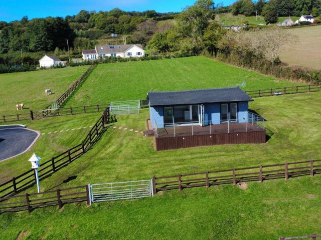 Rosemary Lane, Chepstow, 7 NP16, 1 bed bungalow to rent, £1,250 pcm | PrimeLocation
