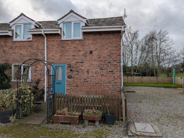 Rosemary Lane, Rossett, Holt, LL12 2 bed semi detached house to rent £1,125 pcm £260 pw