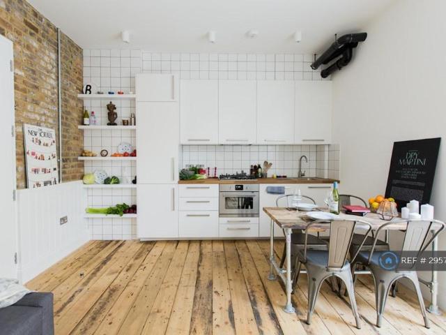 Rosenberg Lofts, London, E8 2 bed flat to rent £3,300 pcm £762 pw