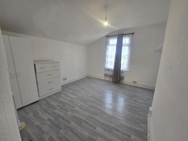 Rosendale, Herne Hill SE24, Studio to rent, £1,095 pcm | PrimeLocation