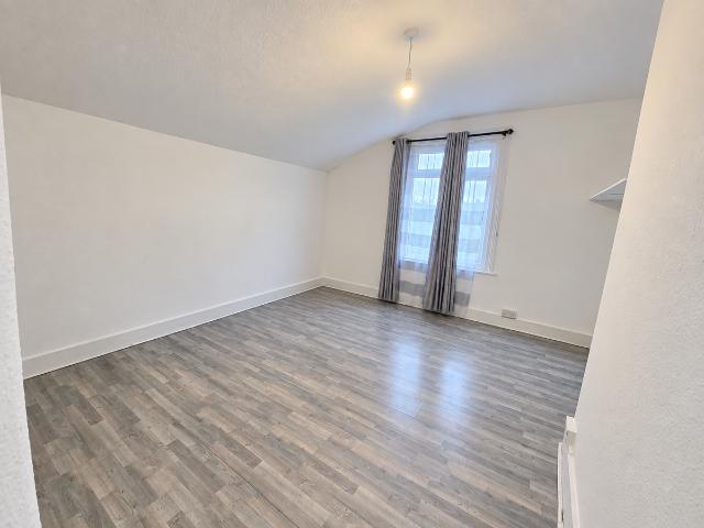 Rosendale, Herne Hill SE24, Studio to rent, £1,100 pcm | PrimeLocation