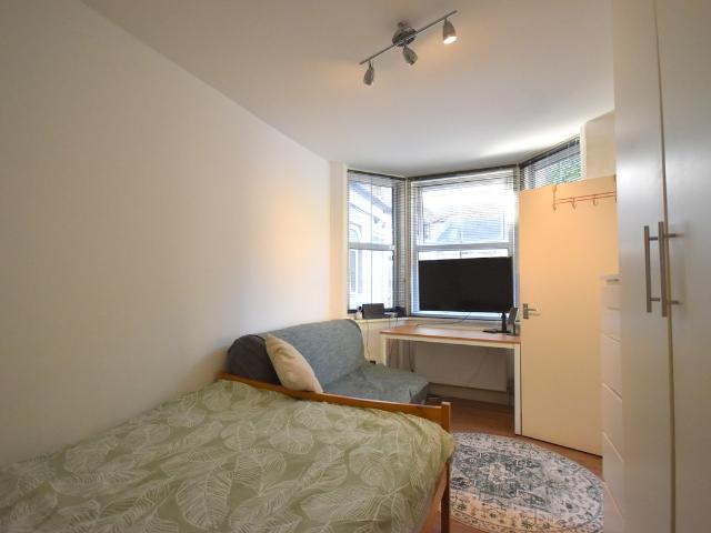 Rosendale Road, London SE24, Studio to rent, £1,000 pcm | PrimeLocation