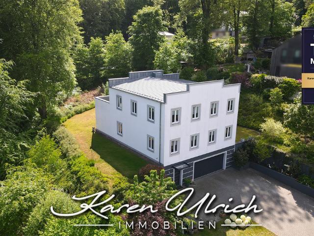 Rosengarten Ehestorf! Architekten Villa vor Hamburg in Hanglage mit Spa Flair & Dachterrasse