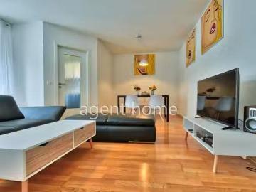ROSENSTEIN Apartment