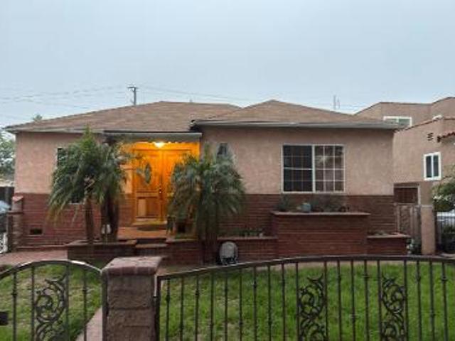 Rosewood Ave