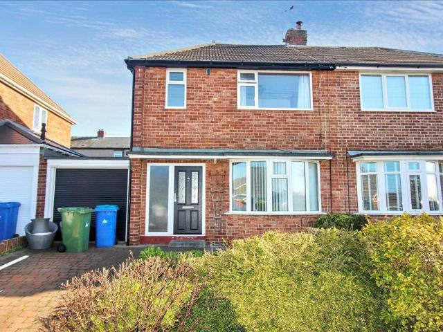 Rosewood Crescent, Seaton Sluice. 3 bed semi detached house to rent £1,300 pcm £300 pw