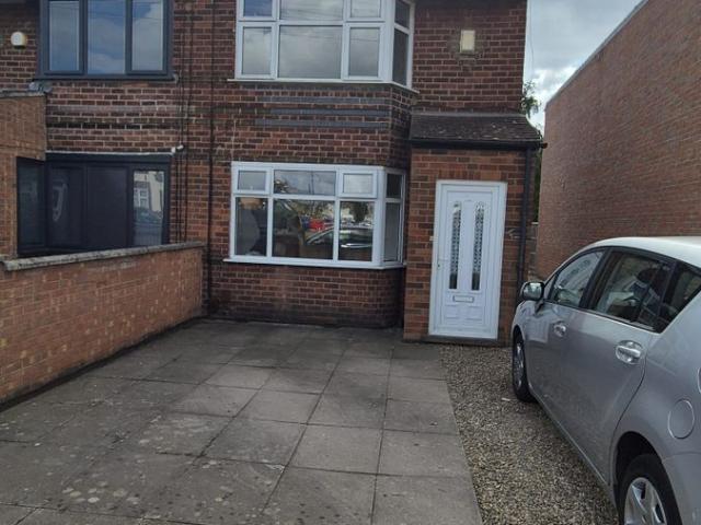 Roseway, Leicester LE4, 3 bed semi detached house to rent, £1,100 pcm | PrimeLocation